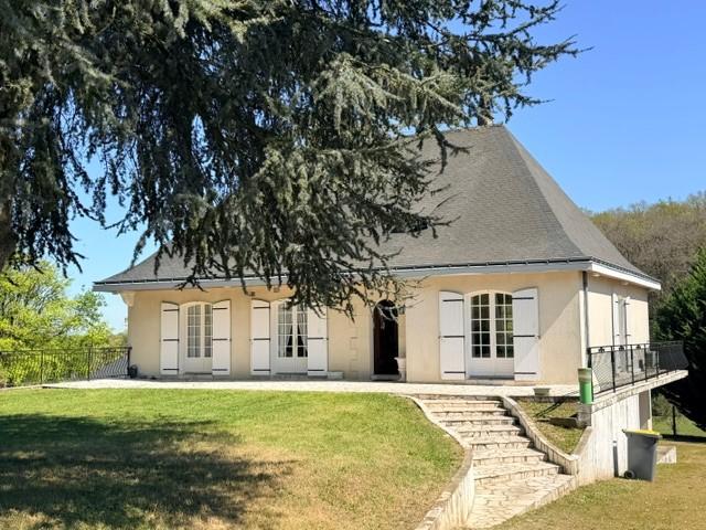 VENTE TRADITIONNELLE - MAISON - 5 PIECES - 170 M2 - A SAINT-HILAIRE-SAINT-FLORENT (49400)
