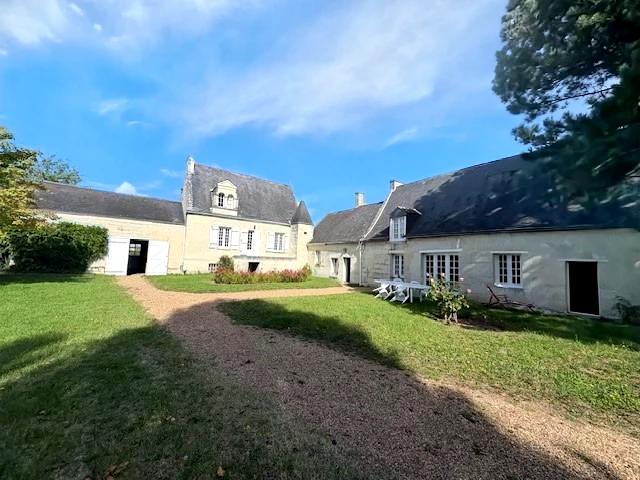 VENTE TRADITIONNELLE - MAISON - 8 PIECES - 191 M2 - A VILLEBERNIER (49400)