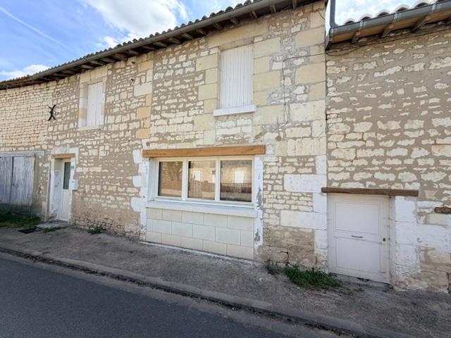 VENTE TRADITIONNELLE - MAISON - 5 PIECES - 87 M2 - A BEUXES (86120)