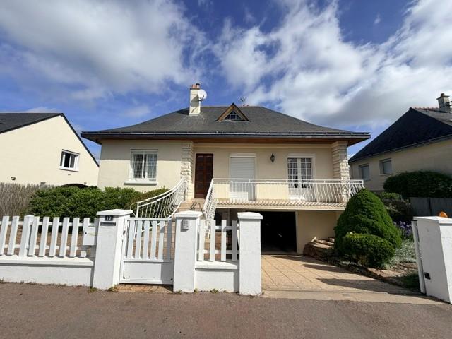 VENTE TRADITIONNELLE - MAISON - 5 PIECES - 95 M2 - A BAGNEUX (49400)