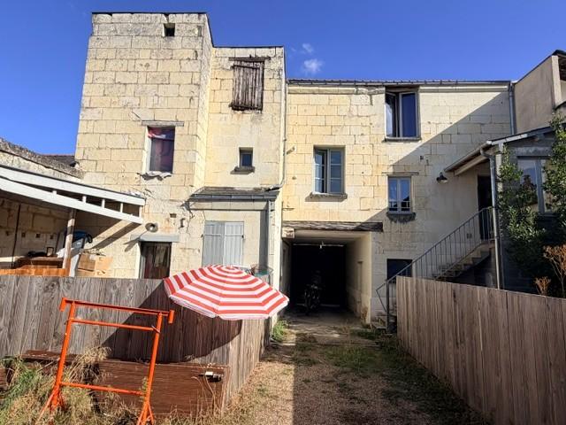 VENTE TRADITIONNELLE - IMMEUBLE - A BAGNEUX (49400)