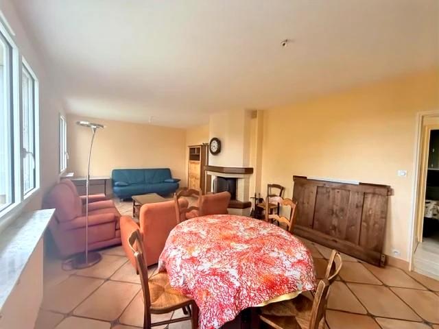 VENTE TRADITIONNELLE - MAISON - 5 PIECES - 105 M2 - A BAGNEUX (49400)