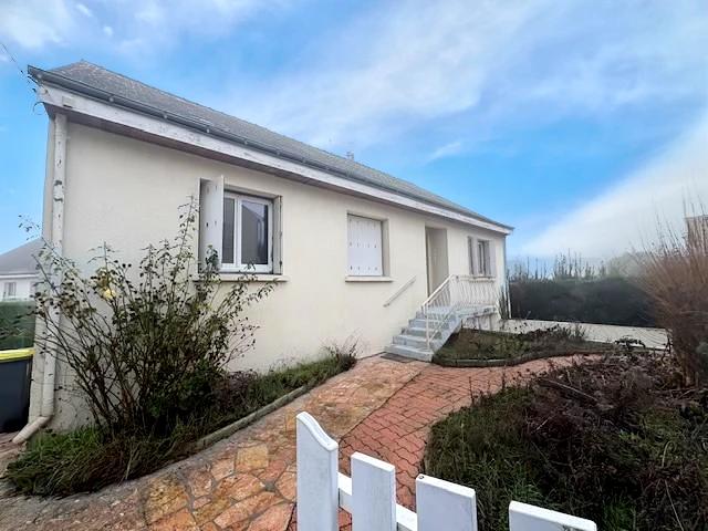 VENTE TRADITIONNELLE - MAISON - 5 PIECES - 117 M2 - A BAGNEUX (49400)