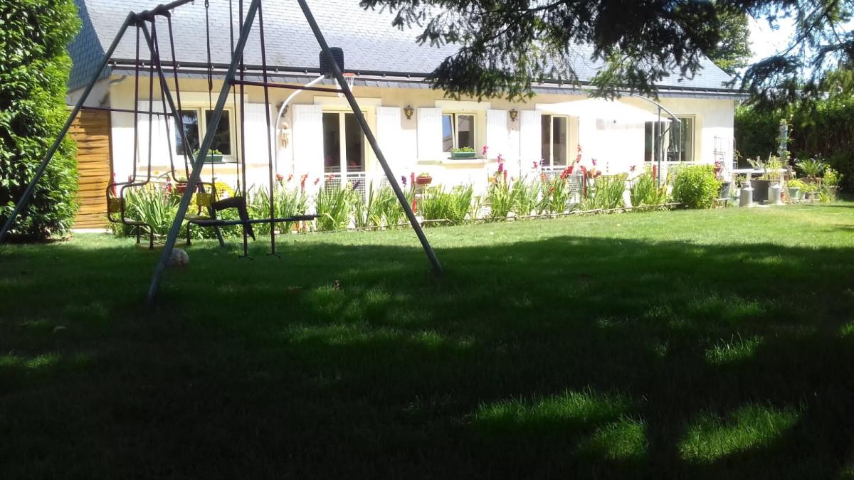 VENTE TRADITIONNELLE - MAISON - 6 PIECES - 198 M2 - A FONTEVRAUD-L'ABBAYE (49590)