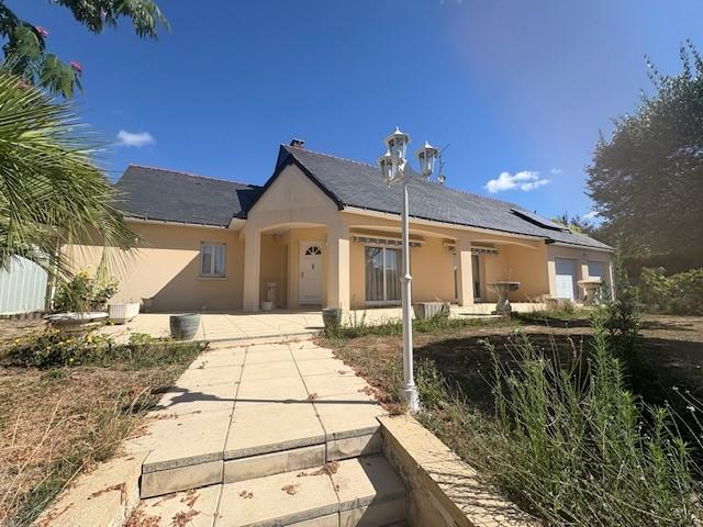 VENTE TRADITIONNELLE - MAISON - 6 PIECES - 186 M2 - A DISTRé (49400)