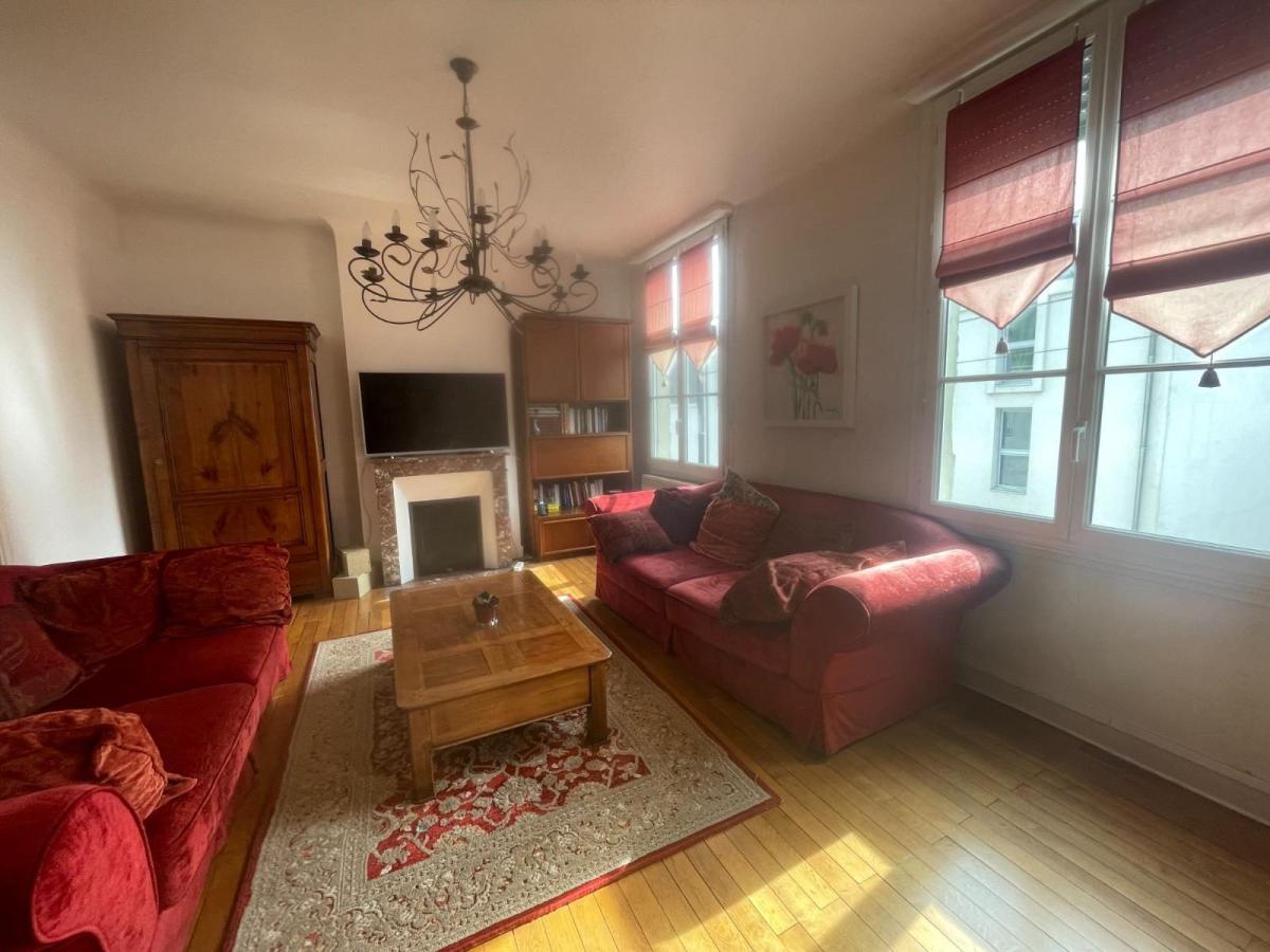 VENTE TRADITIONNELLE - APPARTEMENT - 7 PIECES - 153.8 M2 - A SAUMUR (49400)