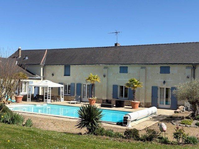 VENTE TRADITIONNELLE - MAISON - 8 PIECES - 290 M2 - A SAUMUR (49400)