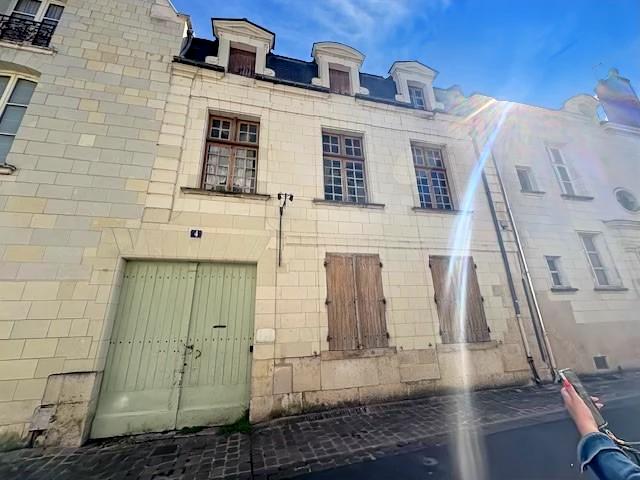 VENTE TRADITIONNELLE - MAISON - 7 PIECES - 210 M2 - A SAUMUR (49400)